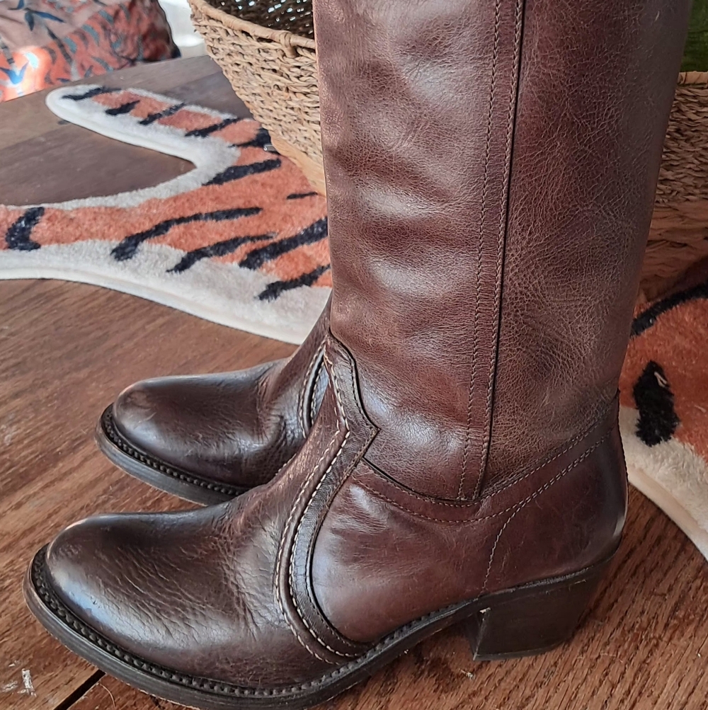 FRYE JANE LEATHER RIDING  BOOTS SIZE 7
